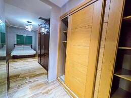 Luxor Home - Spacious & proximity to CFC