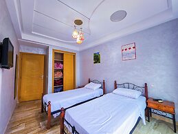 Luxor Home - Spacious & proximity to CFC