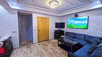 Luxor Home - Spacious & proximity to CFC