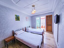 Luxor Home - Spacious & proximity to CFC