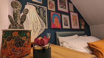 Stylish Studio, Central Bexhill, Home Comforts