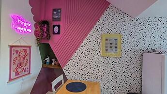 Stylish Studio, Central Bexhill, Home Comforts