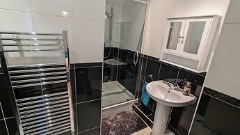 Stylish Studio, Central Bexhill, Home Comforts