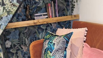 Stylish Studio, Central Bexhill, Home Comforts