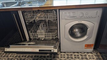 Stylish Studio, Central Bexhill, Home Comforts