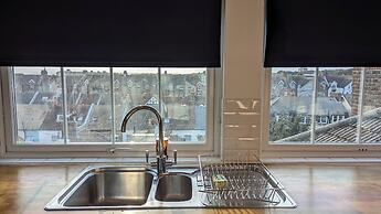 Stylish Studio, Central Bexhill, Home Comforts