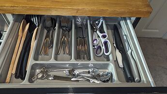 Stylish Studio, Central Bexhill, Home Comforts