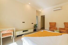 Luxe 4 BHK Villa Near Popular Beaches with Private Pool