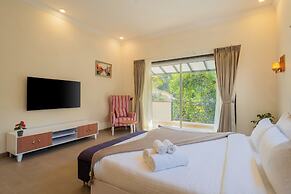 Luxe 4 BHK Villa Near Popular Beaches with Private Pool