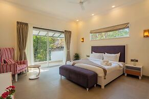 Luxe 4 BHK Villa Near Popular Beaches with Private Pool