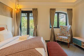 Luxe 4 BHK Villa Near Popular Beaches with Private Pool