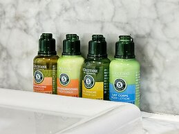 Tyms 3BR 2BA Apt West NanjingRD Line2 14