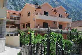 Chic & Sleek Apartments in Kotor