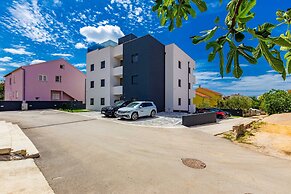 Exquisite Prestige Luxury Apartments With Shared Pool