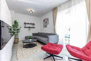 Exquisite Prestige Luxury Apartments With Shared Pool