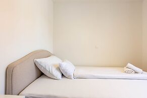 Exquisite Prestige Luxury Apartments With Shared Pool