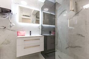 Exquisite Prestige Luxury Apartments With Shared Pool