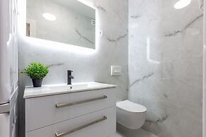 Exquisite Prestige Luxury Apartments With Shared Pool