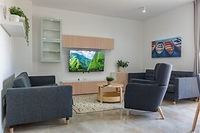 Exquisite Prestige Luxury Apartments With Shared Pool