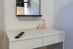 Exquisite Prestige Luxury Apartments With Shared Pool