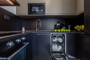 Exquisite Prestige Luxury Apartments With Shared Pool