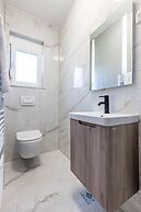 Exquisite Prestige Luxury Apartments With Shared Pool