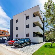 Exquisite Prestige Luxury Apartments With Shared Pool