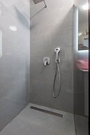 Exquisite Prestige Luxury Apartments With Shared Pool