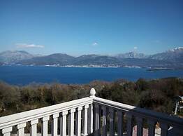 Tivat Relax With Stunning Sea & Mountain Views
