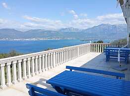 Tivat Relax With Stunning Sea & Mountain Views