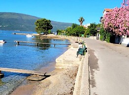 Stylish Apartment With Modern Elegance in Herceg Novi Area