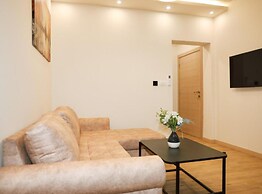 Stylish Apartment With Modern Elegance in Herceg Novi Area