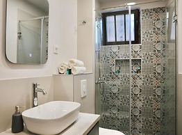 Stylish Apartment With Modern Elegance in Herceg Novi Area