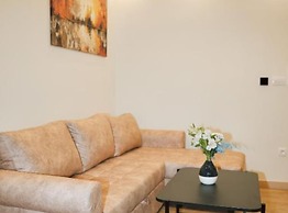 Stylish Apartment With Modern Elegance in Herceg Novi Area