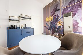 Roksoxhome Designer Boutique Apartment