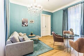 Roksoxhome Designer Boutique Apartment