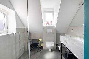 Roksoxhome Designer Boutique Apartment