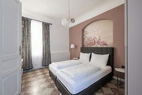 Roksoxhome Designer Boutique Apartment