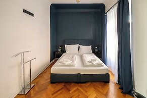 Roksoxhome Designer Boutique Apartment