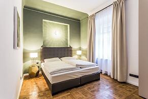 Roksoxhome Designer Boutique Apartment