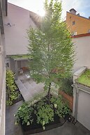 Roksoxhome Designer Boutique Apartment