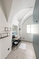 Roksoxhome Designer Boutique Apartment