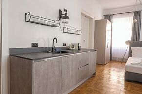 Roksoxhome Designer Boutique Apartment