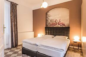 Roksoxhome Designer Boutique Apartment