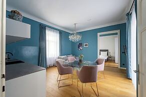 Roksoxhome Designer Boutique Apartment