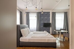 Roksoxhome Designer Boutique Apartment