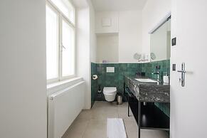 Roksoxhome Designer Boutique Apartment