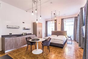 Roksoxhome Designer Boutique Apartment