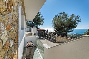 Miramare 2 LUX - Total Sea View