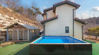 Daebudo Freesia Private Pool Villa